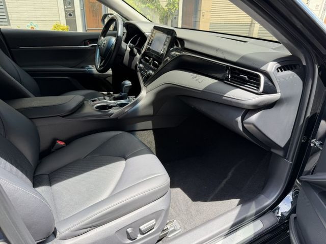 2021 CAMRY 2.0尊爵版/認證車/IK.摸們.ACC跟車.雙前電動椅.電子手煞.盲點.車況漂亮/可車換車.全貸  第13張相片