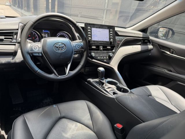 2021 CAMRY 2.0尊爵版/認證車/IK.摸們.ACC跟車.雙前電動椅.電子手煞.盲點.車況漂亮/可車換車.全貸  第15張相片