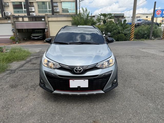 2020 YARIS CROSSOVER/定速/CarPlay/導航/抬頭顯示器/導車影像/配備滿/超級便宜/可全額貸款  第2張相片