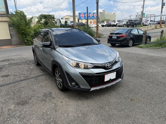 2020 YARIS CROSSOVER/定速/CarPlay/導航/抬頭顯示器/導車影像/配備滿/超級便宜/可全額貸款  第3張相片