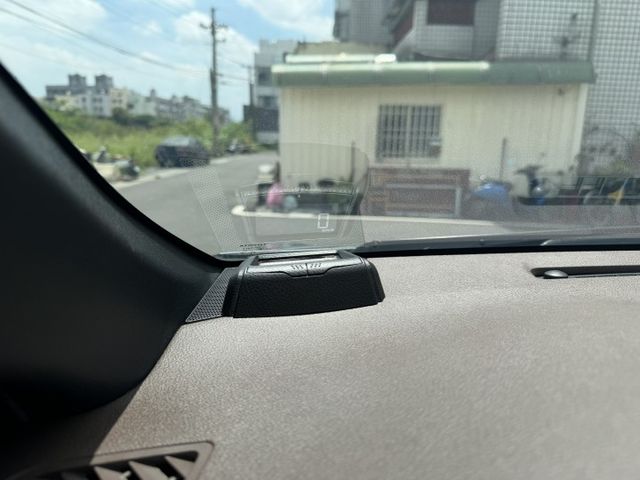 2020 YARIS CROSSOVER/定速/CarPlay/導航/抬頭顯示器/導車影像/配備滿/超級便宜/可全額貸款  第7張相片