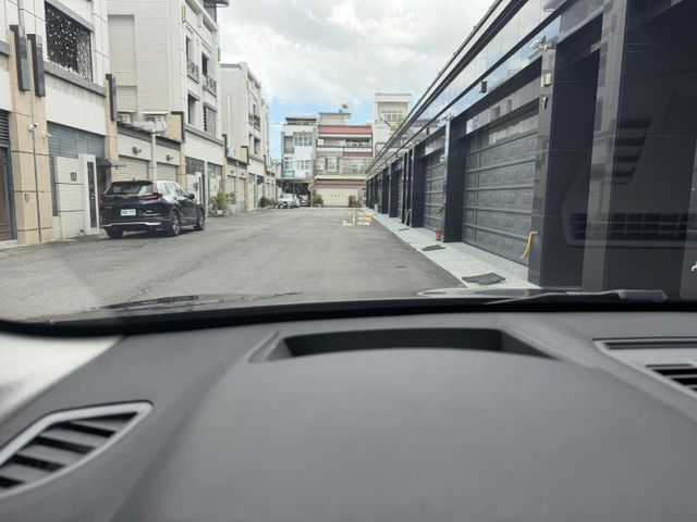 2020 X1 18I領航版 / 新款大銀幕/定速/摸們IK/抬頭顯示/原廠導航/電尾門/CarPlay/可車換車/全貸  第9張相片