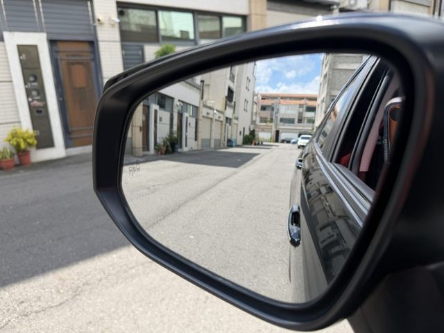 2019 RAV4油電旗艦版/盲點/ACC跟車/摸們IK/升級安卓機/360環景/原廠保養/電尾門/超級便宜  第7張相片