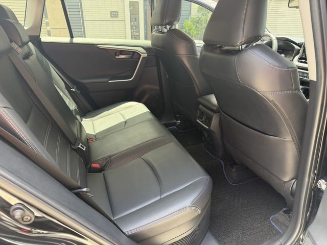 2019 RAV4油電旗艦版/盲點/ACC跟車/摸們IK/升級安卓機/360環景/原廠保養/電尾門/超級便宜  第14張相片