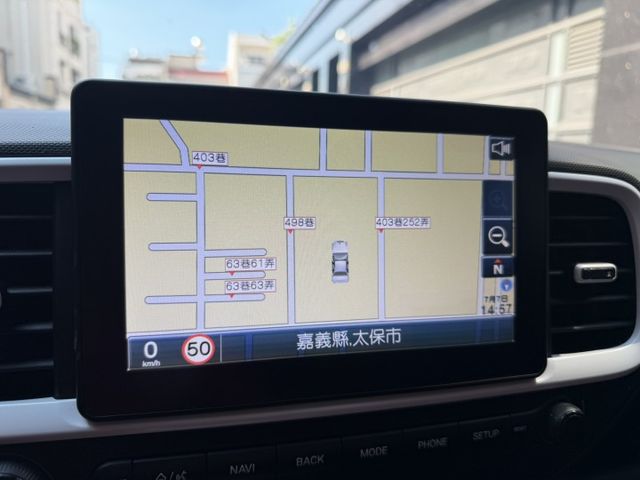 2021 凡優 GLB版 原廠保養 /定速/恆溫/倒車顯影/車道維持/CarPlay/無線充電/可車換車/全額貸款  第12張相片
