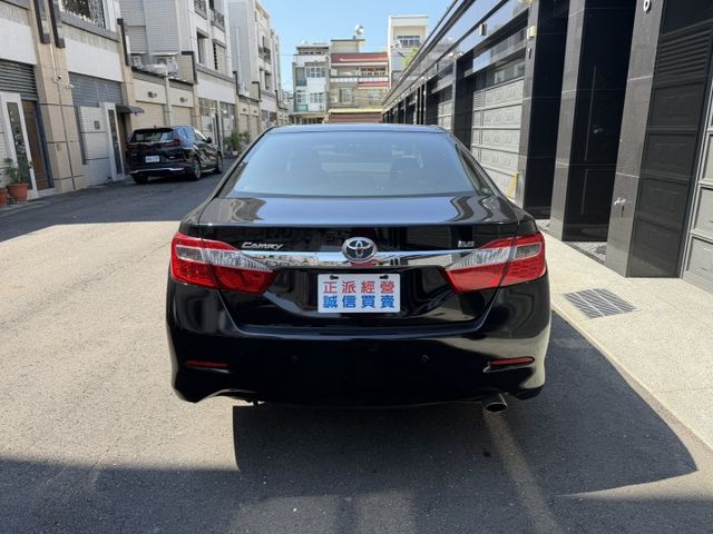 2012 CAMRY G版頂級 / 定速巡航/衛星導航/雙區恆溫/駕駛座電動椅/天窗/抬顯/IK免鑰駛/車況佳  第19張相片