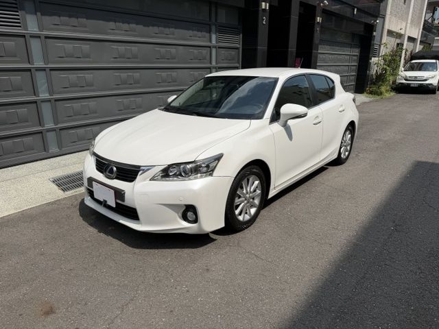 2011 CT200H 原廠保養紀錄/定速/雙電熱椅/3組記憶座椅/恆溫/認證車/IK/摸們/可全額貸款/車換車  第1張相片