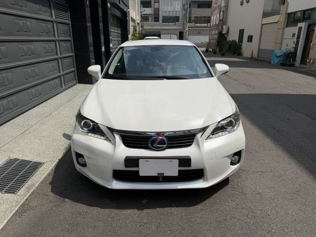 2011 CT200H 原廠保養紀錄/定速/雙電熱椅/3組記憶座椅/恆溫/認證車/IK/摸們/可全額貸款/車換車  第2張相片