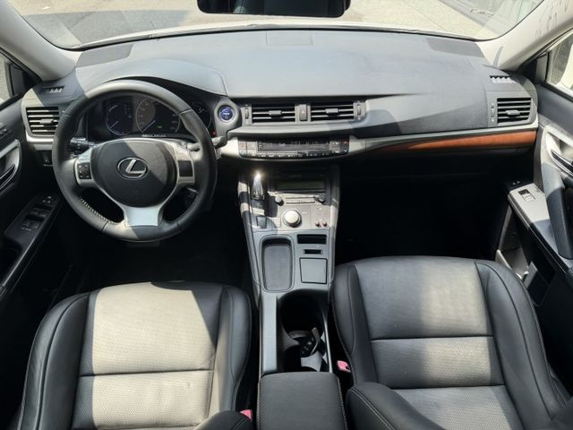 2011 CT200H 原廠保養紀錄/定速/雙電熱椅/3組記憶座椅/恆溫/認證車/IK/摸們/可全額貸款/車換車  第14張相片
