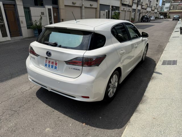 2011 CT200H 原廠保養紀錄/定速/雙電熱椅/3組記憶座椅/恆溫/認證車/IK/摸們/可全額貸款/車換車  第16張相片