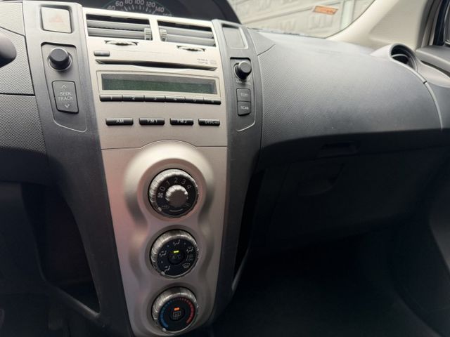 2009年 YARIS 小鴨 E版 認證車 內外漂亮無待修 / 市區代步/練習超適合 省油省稅金/小台停車免煩惱  第6張相片