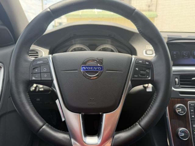 2012 S60 T4 / 雙前電動椅/盲點/方向盤快撥/升級安卓機/抬頭顯示器/客人換車/便宜出售  第4張相片