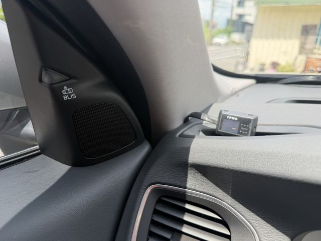 2012 S60 T4 / 雙前電動椅/盲點/方向盤快撥/升級安卓機/抬頭顯示器/客人換車/便宜出售  第6張相片