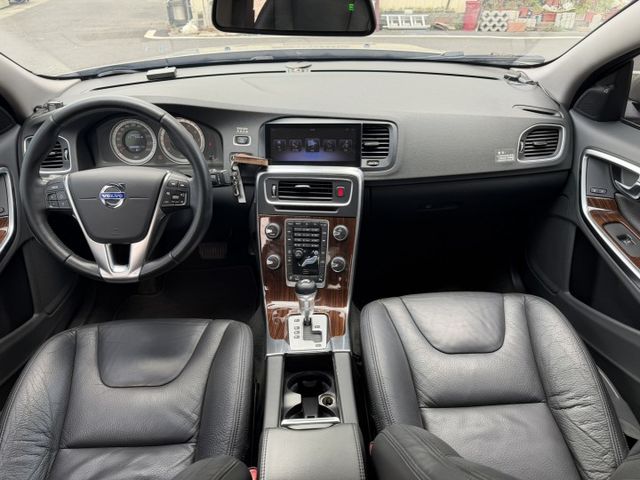 2012 S60 T4 / 雙前電動椅/盲點/方向盤快撥/升級安卓機/抬頭顯示器/客人換車/便宜出售  第15張相片