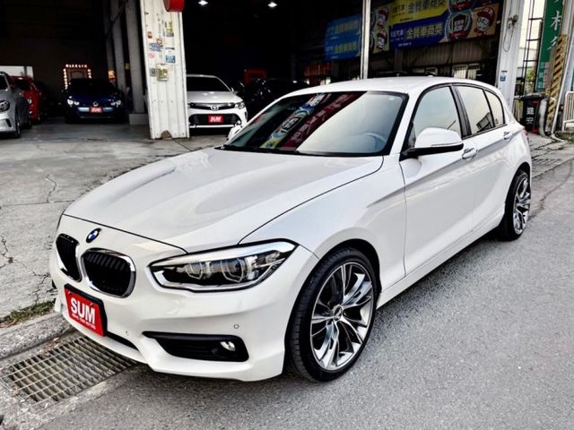 汽車圖片 1張相片中古車 全車原鈑件bmw 1i 總代理四缸1 6渦輪增壓免鑰匙啟動恆溫空調多功能方向盤電動調整座椅後座冷氣口 Bmw 寶馬 1 Series F 高雄市