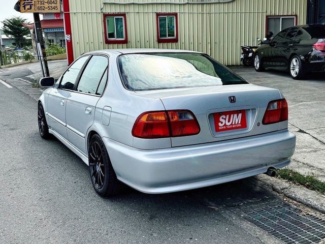 收藏車~ 原鈑件 里程保證 全車花費10幾萬大翻新 千禧年高階版本 有電動座椅 核桃木內飾 原汁原味 實車比照片更漂亮  第4張相片