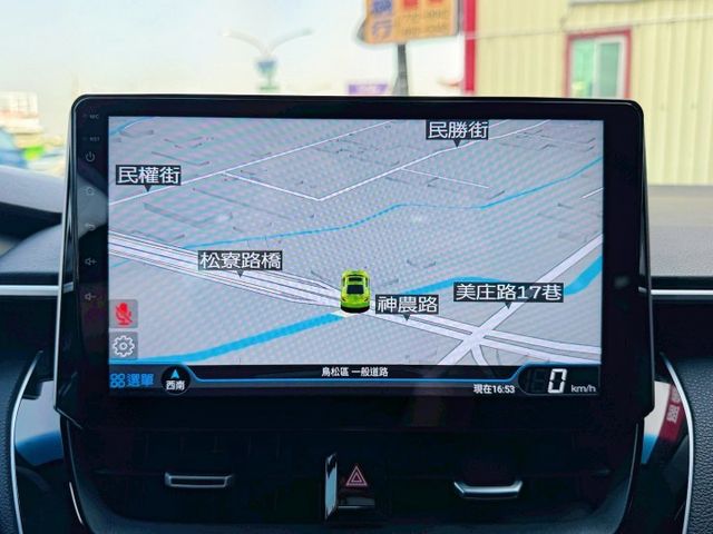 油電版 GR Sport 全車原鈑件 大電池原廠保固8年16萬公里 GR專屬黑紅內裝 GR鋁圈 LED大燈 原廠燻黑尾燈  第13張相片