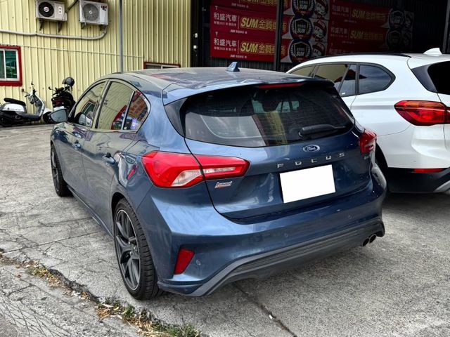 全車原鈑件 最頂規 ST-Line Lommel版本 一手車 原廠保養 只有肉沫版才有 電動座椅 LED尾燈 多連桿懸吊  第2張相片