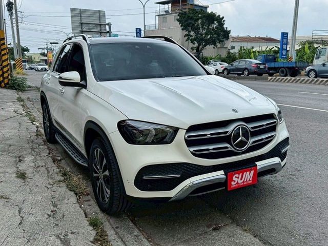 全車原鈑件 GLE450汽油版 全景天窗 23P跟車 全液晶儀表板 盲點 電尾門 360環景 黑枕木內飾 記憶座椅  第2張相片