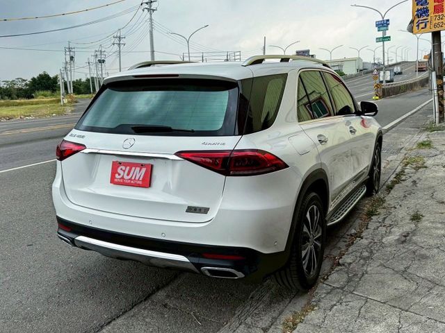 全車原鈑件 GLE450汽油版 全景天窗 23P跟車 全液晶儀表板 盲點 電尾門 360環景 黑枕木內飾 記憶座椅  第3張相片