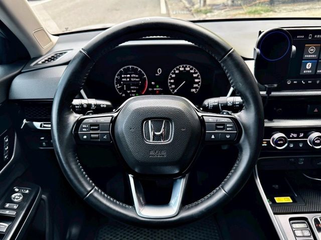 一手車 全車原鈑件 原廠保養 S版 選配360環景 LV2跟車 Carplay影音系統 胎壓偵測 記憶座椅 盲點 定速  第9張相片