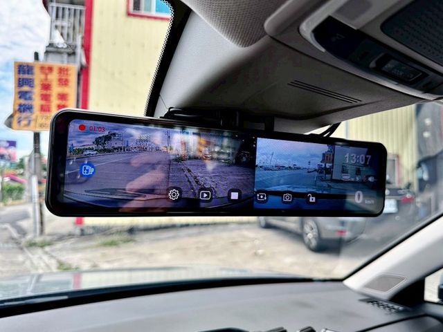 一手車 全車原鈑件 原廠保養 S版 選配360環景 LV2跟車 Carplay影音系統 胎壓偵測 記憶座椅 盲點 定速  第18張相片