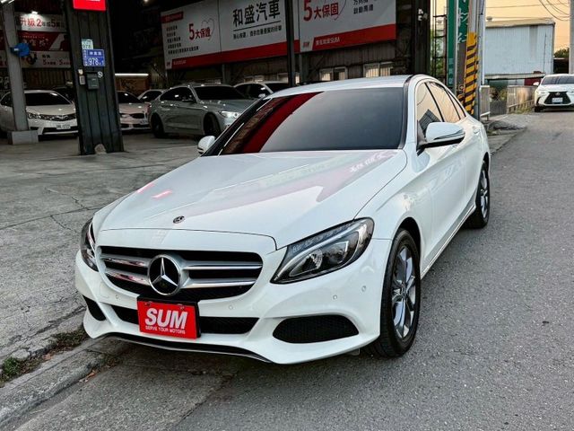 全車原鈑件 改AMG平把碳纖維方向盤 升級360環景系統 全車氣氛燈 迎賓燈 發光旋轉柏林 AMG發光飾板 渦輪出風口  第1張相片