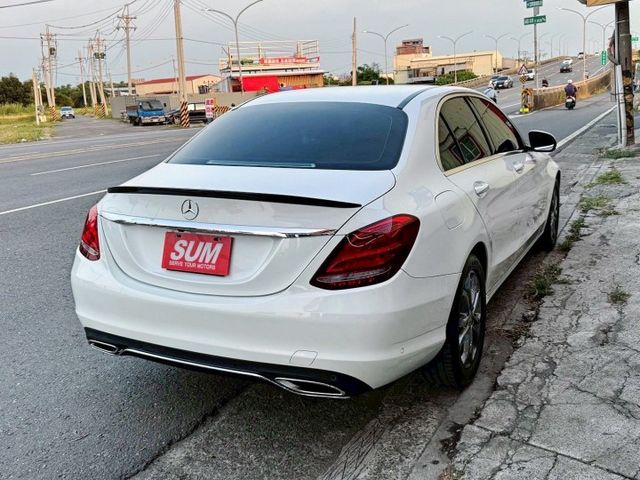 全車原鈑件 改AMG平把碳纖維方向盤 升級360環景系統 全車氣氛燈 迎賓燈 發光旋轉柏林 AMG發光飾板 渦輪出風口  第3張相片