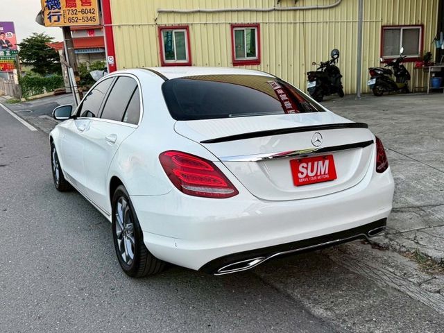 全車原鈑件 改AMG平把碳纖維方向盤 升級360環景系統 全車氣氛燈 迎賓燈 發光旋轉柏林 AMG發光飾板 渦輪出風口  第4張相片