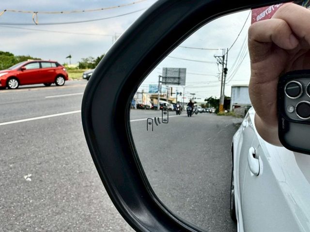 22年小改款 全速域跟車 尊爵版 ikey免鑰匙+摸門 盲點偵測 定速 循跡防滑 車道偏離警示 恆溫空調  行車紀錄器  第14張相片