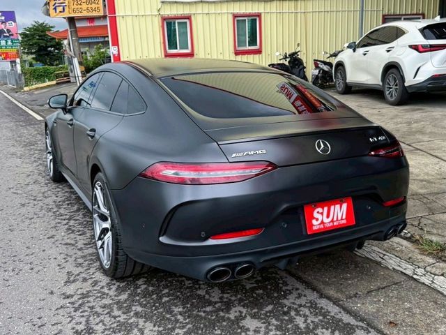 AMG-GT43 原廠消光黑 貼犀牛皮 有跟車 盲點 跑排 電懸 升降尾翼 黑枕木 改裝21吋鍛造鋁圈 蜻蜓方向盤+旋鈕  第4張相片