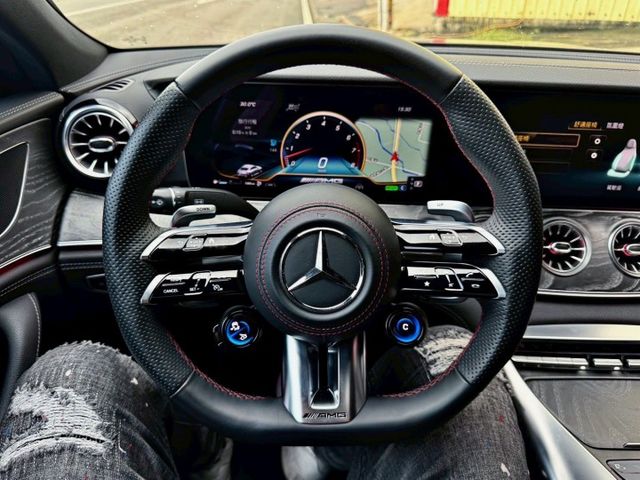 AMG-GT43 原廠消光黑 貼犀牛皮 有跟車 盲點 跑排 電懸 升降尾翼 黑枕木 改裝21吋鍛造鋁圈 蜻蜓方向盤+旋鈕  第9張相片