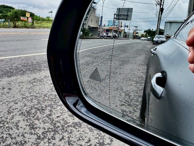 AMG-GT43 原廠消光黑 貼犀牛皮 有跟車 盲點 跑排 電懸 升降尾翼 黑枕木 改裝21吋鍛造鋁圈 蜻蜓方向盤+旋鈕  第13張相片