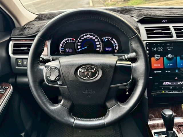豪華大型房車 全車原鈑件 7.5代小改款 升級安卓機 衛星導航 行車紀錄器 雙區恆溫空調 後座冷氣口 原廠魚眼頭燈  第8張相片