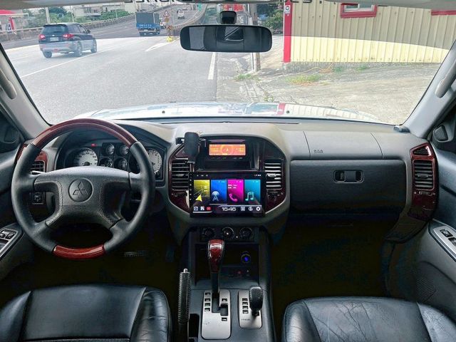 全車合法改裝變更 台灣省六碼鐵支車牌 小改款3.8引擎 底盤升高套件 越野胎 呼吸管 專用鐵保桿/鐵側踏 ARB車邊帳  第7張相片