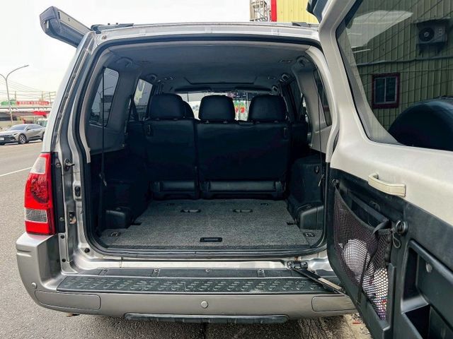 全車合法改裝變更 台灣省六碼鐵支車牌 小改款3.8引擎 底盤升高套件 越野胎 呼吸管 專用鐵保桿/鐵側踏 ARB車邊帳  第11張相片