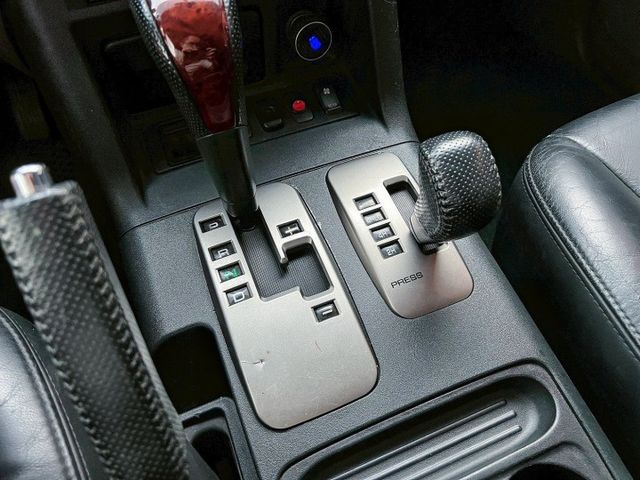 全車合法改裝變更 台灣省六碼鐵支車牌 小改款3.8引擎 底盤升高套件 越野胎 呼吸管 專用鐵保桿/鐵側踏 ARB車邊帳  第13張相片