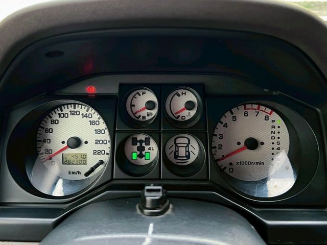 全車合法改裝變更 台灣省六碼鐵支車牌 小改款3.8引擎 底盤升高套件 越野胎 呼吸管 專用鐵保桿/鐵側踏 ARB車邊帳  第18張相片