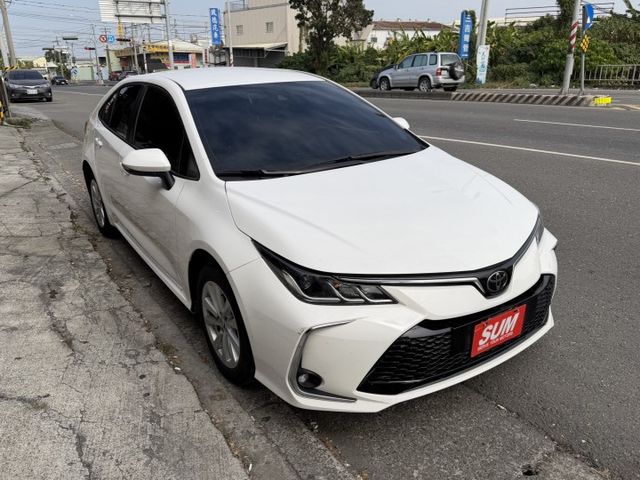 25年式小改款 原鈑件 里程僅跑1萬9千 豪華+免鑰匙 270環景 CarPlay 盲點偵測 ACC跟車系統 恆溫空調  第1張相片