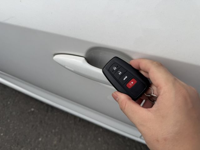 25年式小改款 原鈑件 里程僅跑1萬9千 豪華+免鑰匙 270環景 CarPlay 盲點偵測 ACC跟車系統 恆溫空調  第3張相片