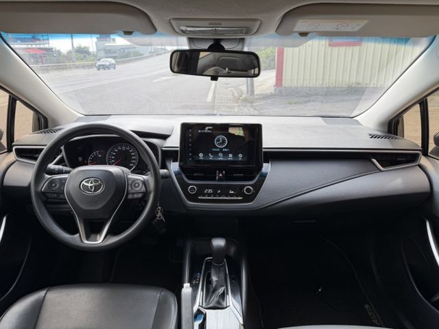 全車原鈑件 里程保證!! 豪華版 有免鑰匙/摸門解鎖 原廠選配270環景 恆溫空調 ACC跟車系統 多功能方向盤  第3張相片