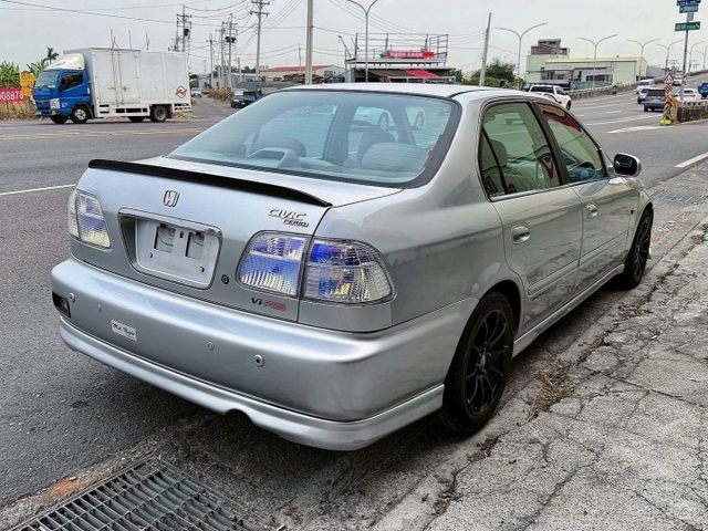 認證車!! 全車翻新大整理 四門高階版 有電動椅 改裝方向盤 16吋鋁圈 KT避震器 引擎室拉桿 日本七彩大燈/七彩尾燈  第3張相片