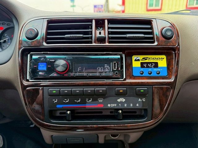 認證車!! 全車翻新大整理 四門高階版 有電動椅 改裝方向盤 16吋鋁圈 KT避震器 引擎室拉桿 日本七彩大燈/七彩尾燈  第11張相片