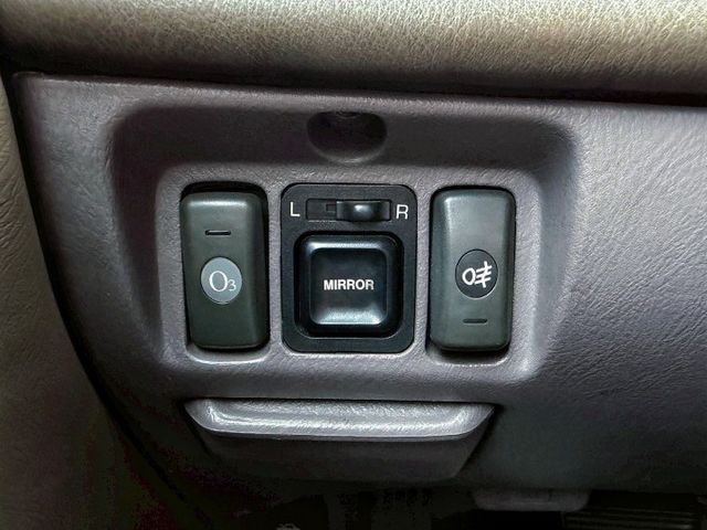 認證車!! 全車翻新大整理 四門高階版 有電動椅 改裝方向盤 16吋鋁圈 KT避震器 引擎室拉桿 日本七彩大燈/七彩尾燈  第12張相片