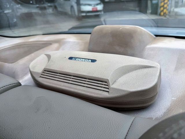 認證車!! 全車翻新大整理 四門高階版 有電動椅 改裝方向盤 16吋鋁圈 KT避震器 引擎室拉桿 日本七彩大燈/七彩尾燈  第13張相片