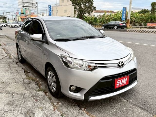 一手車 經典版 小改款 7速CVT變速箱 剛換四條全新馬牌輪胎 升級安卓 CarPlay 衛星導航 倒車影像 行車紀錄器  第2張相片