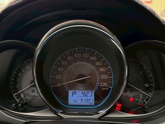 一手車 經典版 小改款 7速CVT變速箱 剛換四條全新馬牌輪胎 升級安卓 CarPlay 衛星導航 倒車影像 行車紀錄器  第15張相片