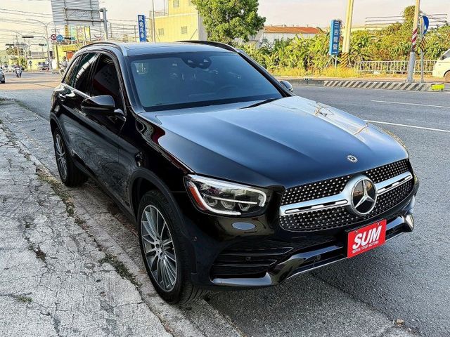 新價格!! 小改款 GLC300 AMG 全景天窗 柏林之音 20吋放射鋁圈 免鑰匙/摸門 盲點偵測 大螢幕 數位儀表  第2張相片