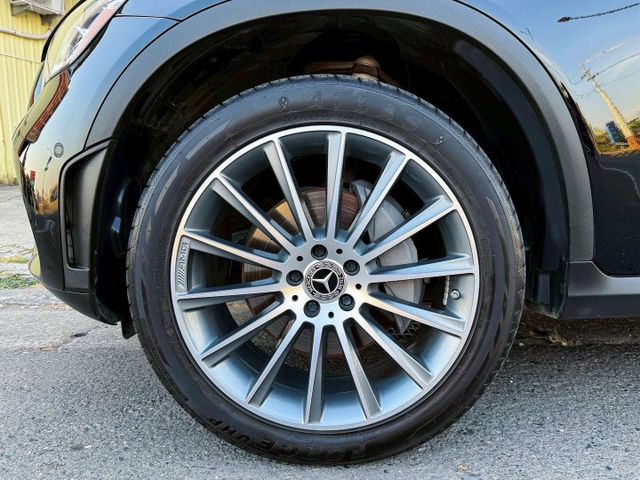 新價格!! 小改款 GLC300 AMG 全景天窗 柏林之音 20吋放射鋁圈 免鑰匙/摸門 盲點偵測 大螢幕 數位儀表  第8張相片