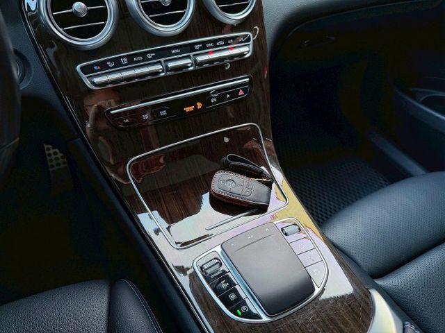 新價格!! 小改款 GLC300 AMG 全景天窗 柏林之音 20吋放射鋁圈 免鑰匙/摸門 盲點偵測 大螢幕 數位儀表  第12張相片